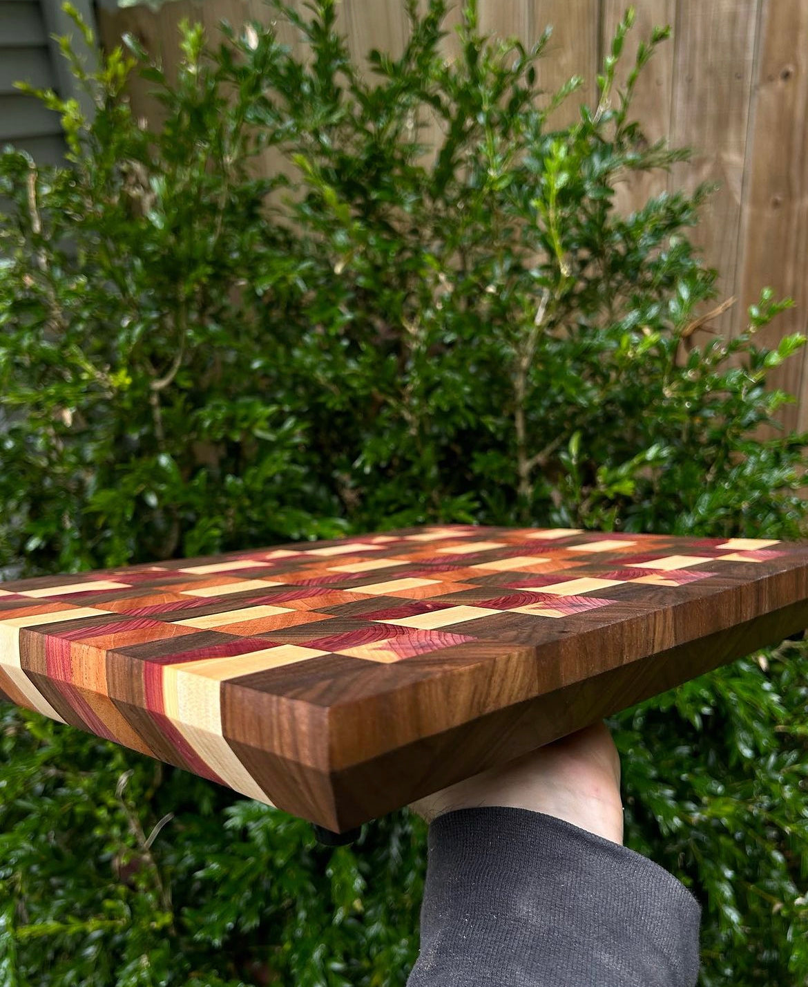 End grain cutting board